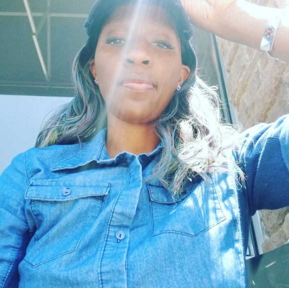 Meet your Posher, Brandi - Picture 1 of 1